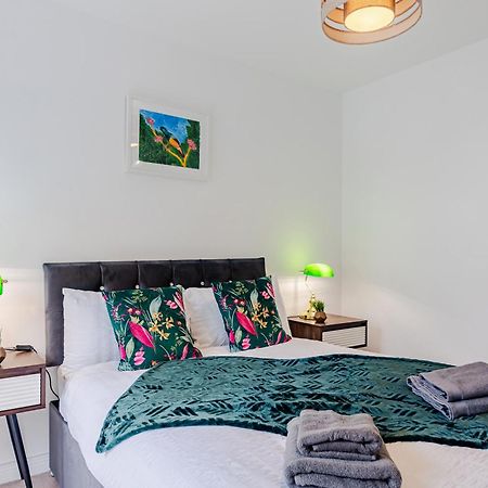 3 Bedroom Swanley House Экстерьер фото